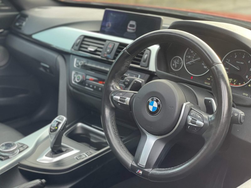 BMW 3 SERIES