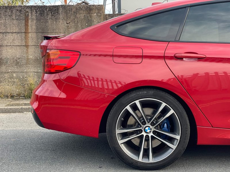 BMW 3 SERIES