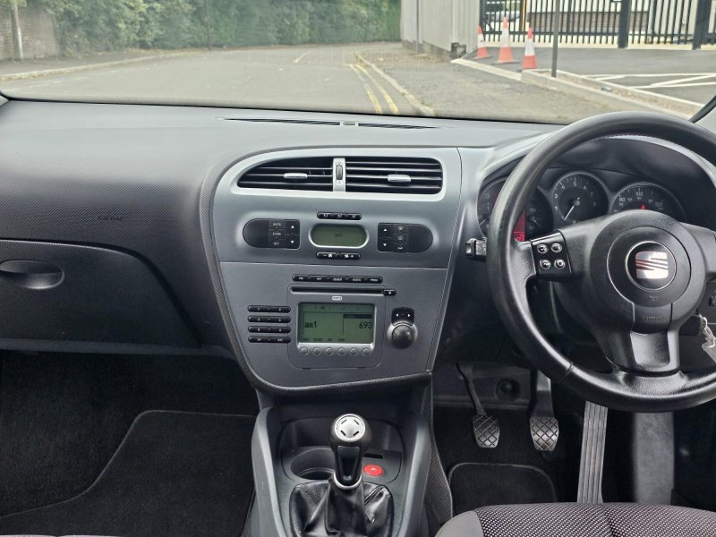 SEAT LEON