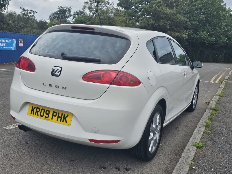 SEAT LEON