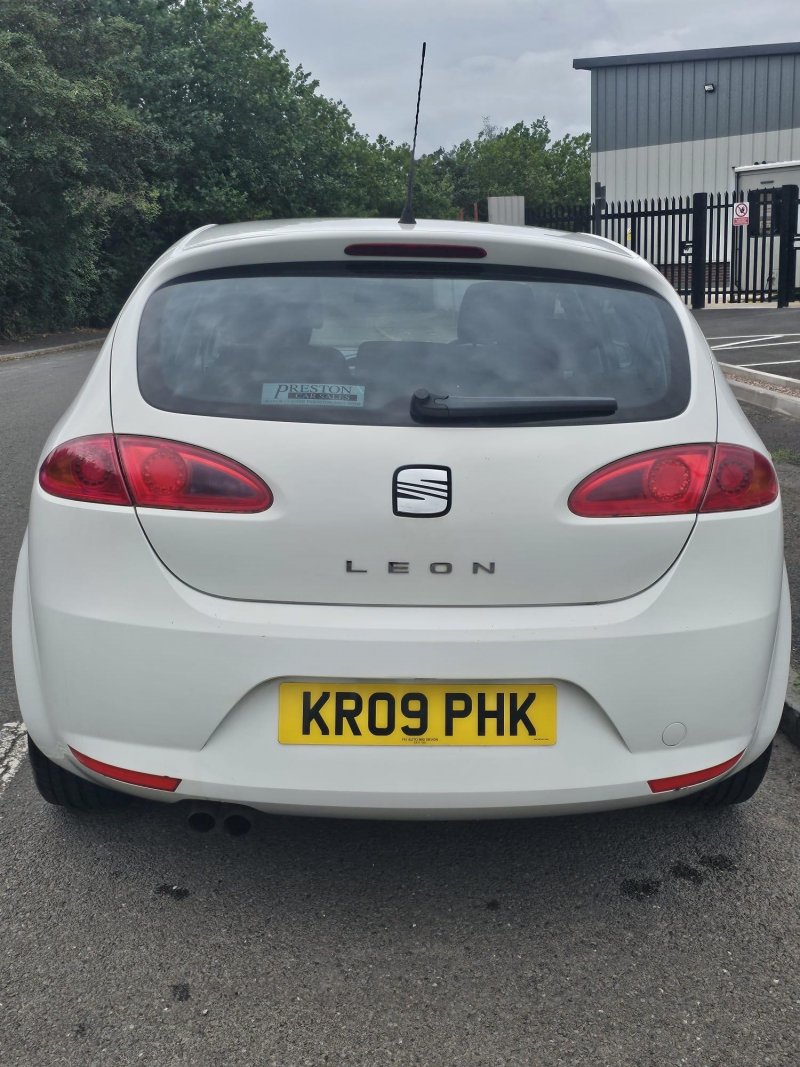 SEAT LEON